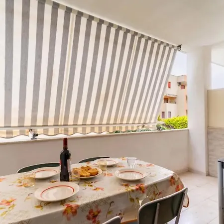 Orange House Apartment