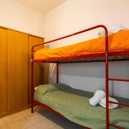 Orange House Apartment